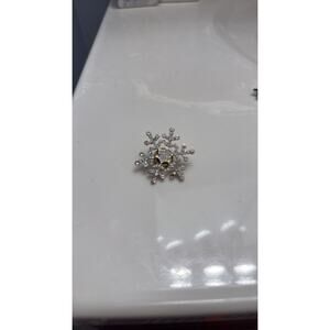 Eisenberg Ice Vintage Gold Tone Clear Rhinestone Snowflake Brooch Pin